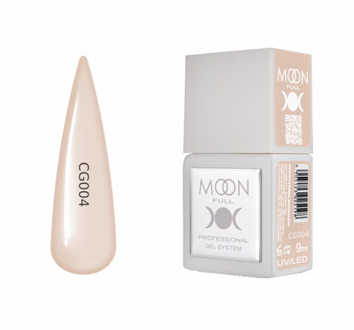 Moon Full gel nail polish, light nude beige swatch and 9 ml bottle, code CG004